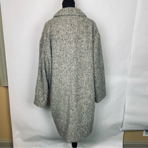 J. Crew Relaxed topcoat, wool blend, Size Large, Excellent cond - Picture 3 of 7